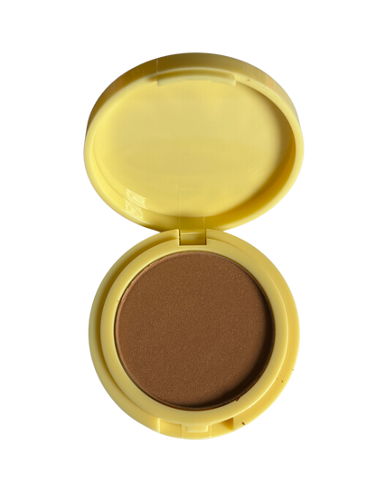 Alamar Cosmetics mini bronzers in the shade Cafe con Leche for a sun-kissed glow on light skin tones close view
