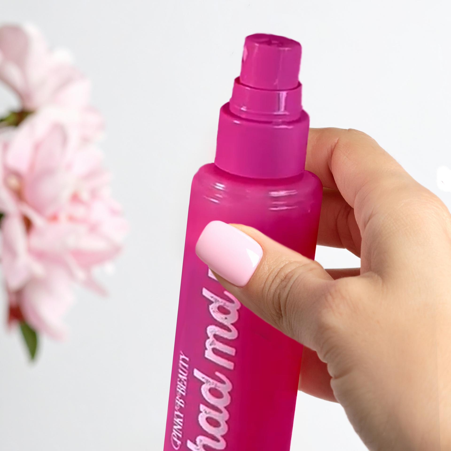 Innovate the Label long-lasting makeup setting spray in a pink bottle for a fresh look all day