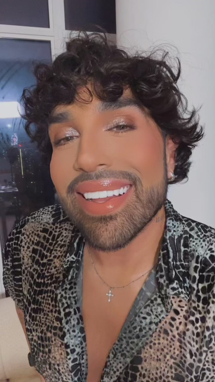 Load video: A Speical Message from Angel Merino ✨ Celebrity Makeup Artist and CEO of Artist Couture
